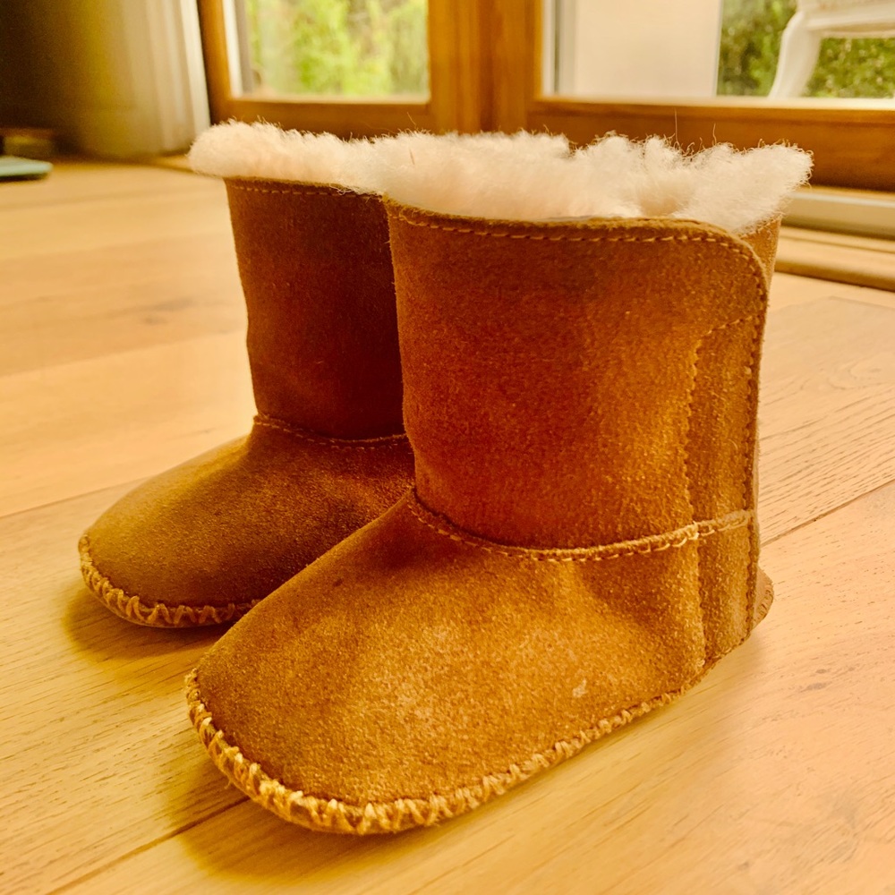 Toddler UGG Bootie-Size 4/5